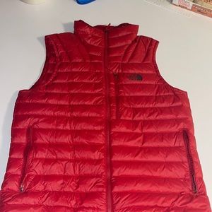 Red north face light weight mens vest